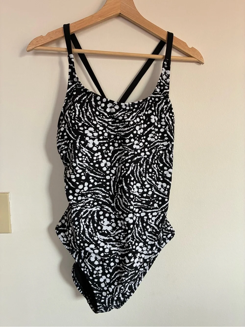 Hurley Primal Wave One Piece Swimsuit Medium Racerback UPF 50 Sun Protection
